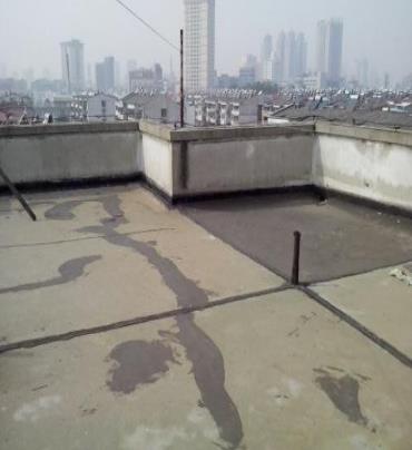 乌审漏水维修 楼顶漏水是什么原因，楼顶漏水维修方法是什么?